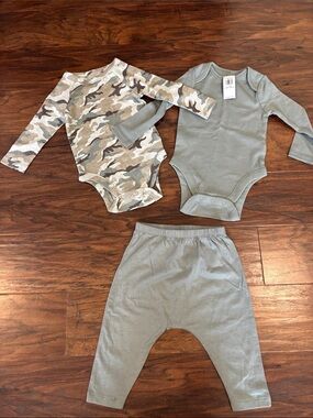 Old Navy Baby Camo and Olive Green 3-Piece Matching Set